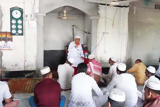 Meeting with Sonakaniya residents on developing their Jame Mosque